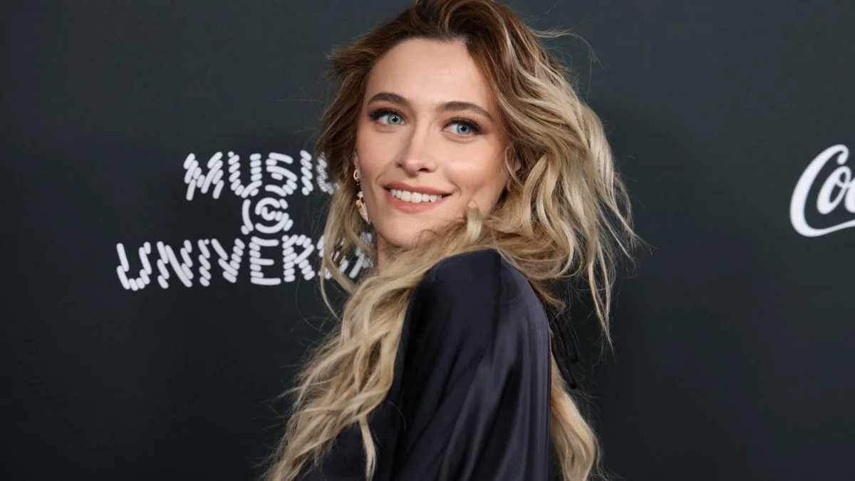Paris Jackson detalla su primer encuentro a los 15 años con su madre Debbie Rowe y su infancia en Neverland