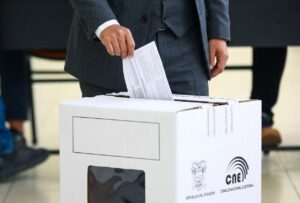 Nueve candidatos disputarán la Alcaldía de Cuenca y ocho binomios buscan la Prefectura del Azuay
