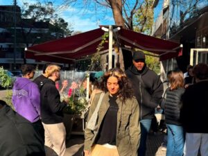 almorzó ojo de bife con papas a caballo y tres postres insignia de la casa