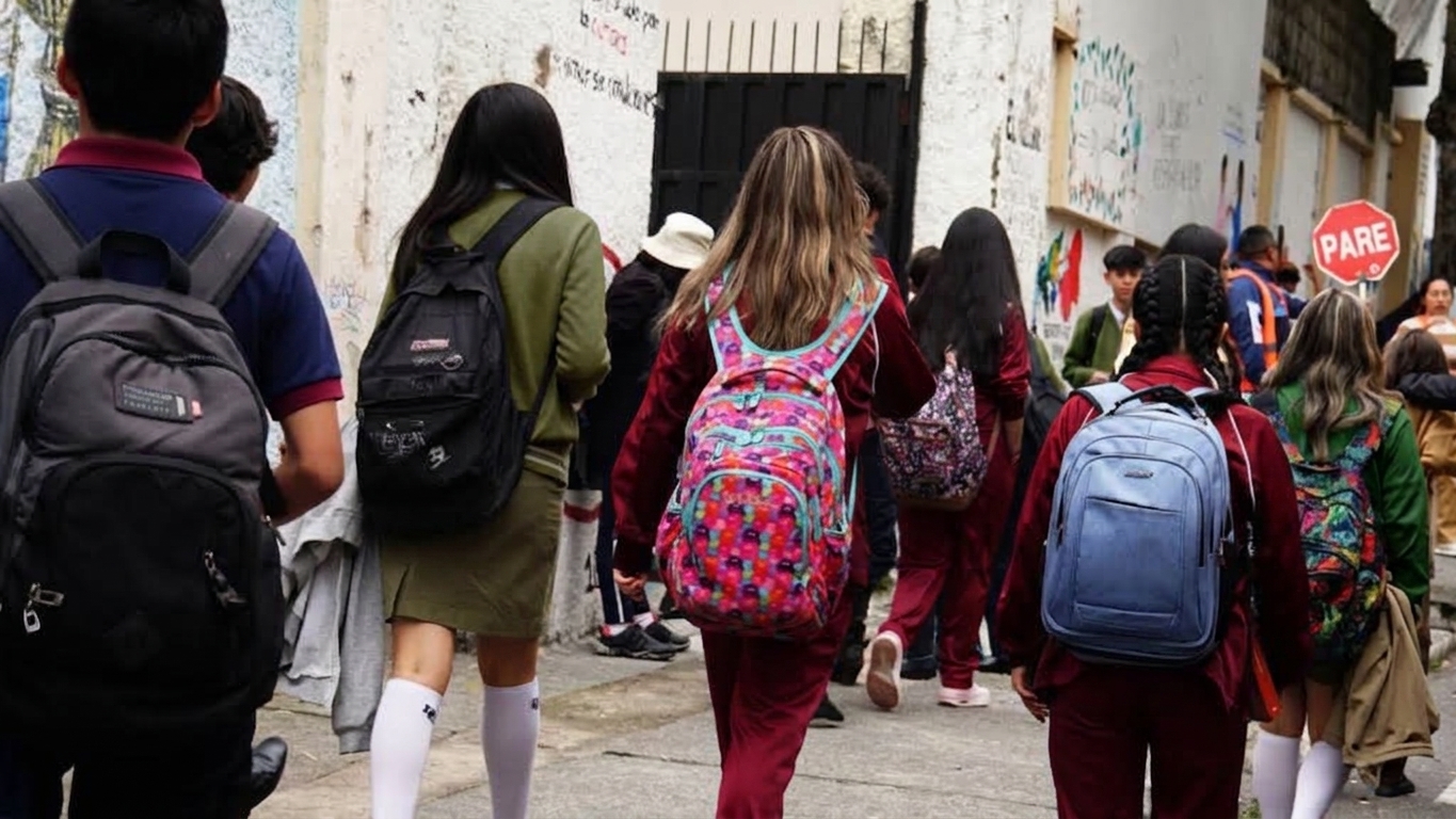 Regreso a clases: especialistas recomiendan recuperar los horarios de sueño de niños y adolescentes