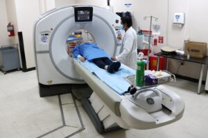 Hospital Vicente Corral reactiva su tomógrafo y prevé atender a 1.700 pacientes al mes