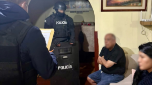 Cuatro detenidos por presuntas estafas a adultos mayores en Quito y Alausí